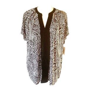 NWT Ellen Tracy B&W Tribal Print Top Size Large NEW WITH TAG